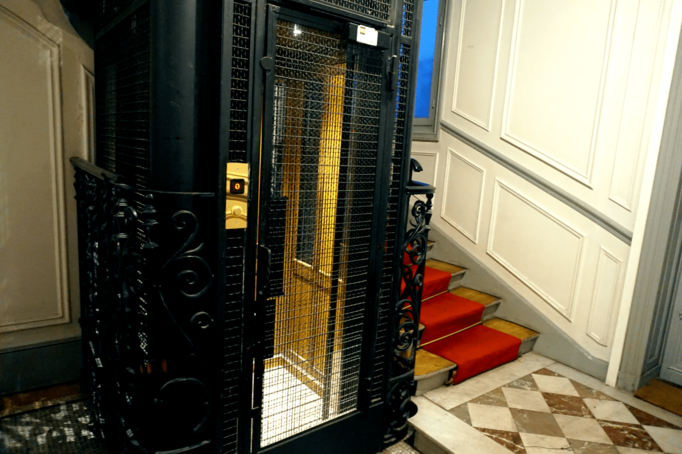 Cabinet Paris 75009 ascenseur